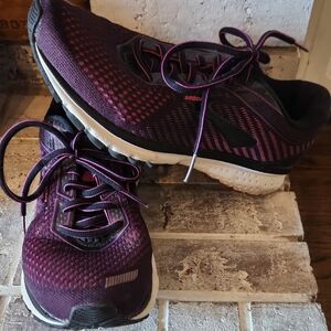 Brooks Women's Dark Purple Athletic Shoes, Size 9